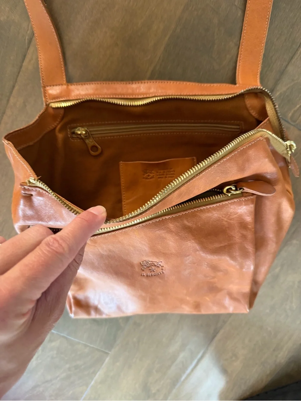 Il Bisonte Jamie Leather Crossbody Bag – Made in Italy